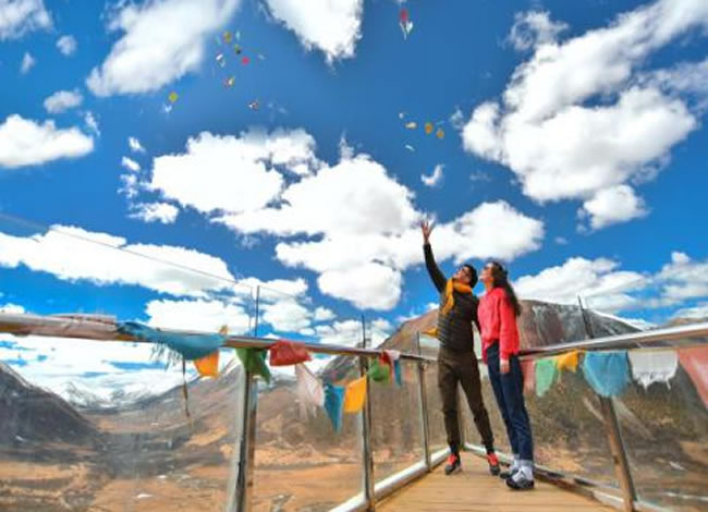 稻城亞丁、雙汽六日游