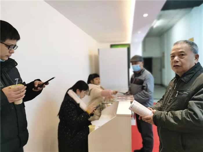 四川中青旅綿陽(yáng)分社、綿陽(yáng)市中旅假日旅行社、綿陽(yáng)自來(lái)文化傳播有限公司24H自助售貨服務(wù)盛大開業(yè)