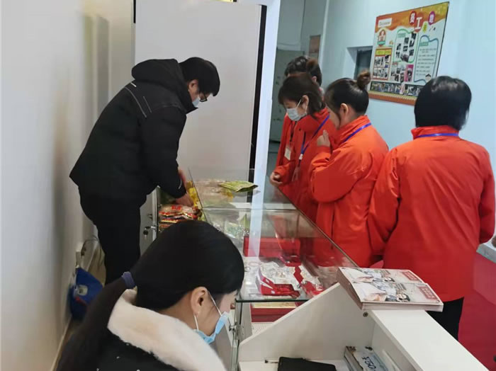 四川中青旅綿陽(yáng)分社、綿陽(yáng)市中旅假日旅行社、綿陽(yáng)自來(lái)文化傳播有限公司24H自助售貨服務(wù)盛大開業(yè)